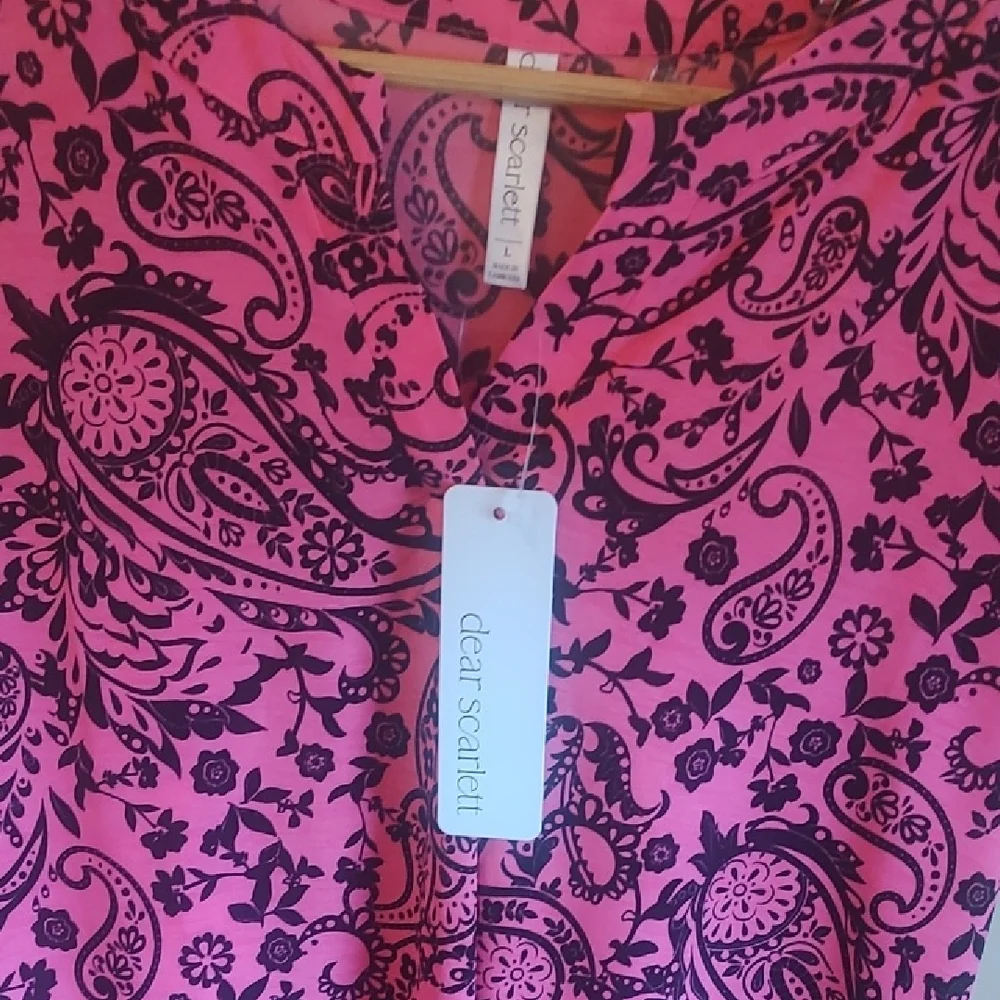 Women's Pink Paisley Short Sleeve Tee - Picture 2 of 4